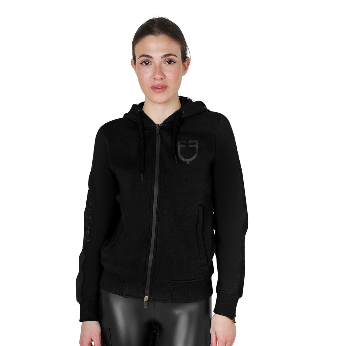 TOTAL BLACK